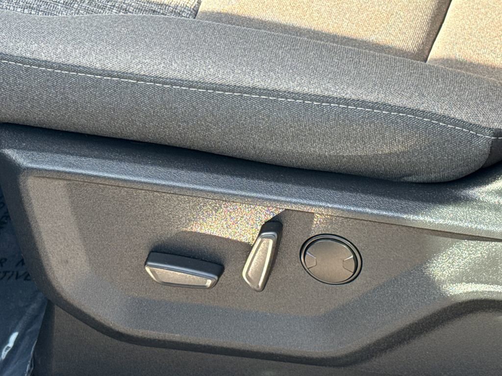 Certified 2025 Ford F150 XLT w/ Equipment Group 303A High image 26