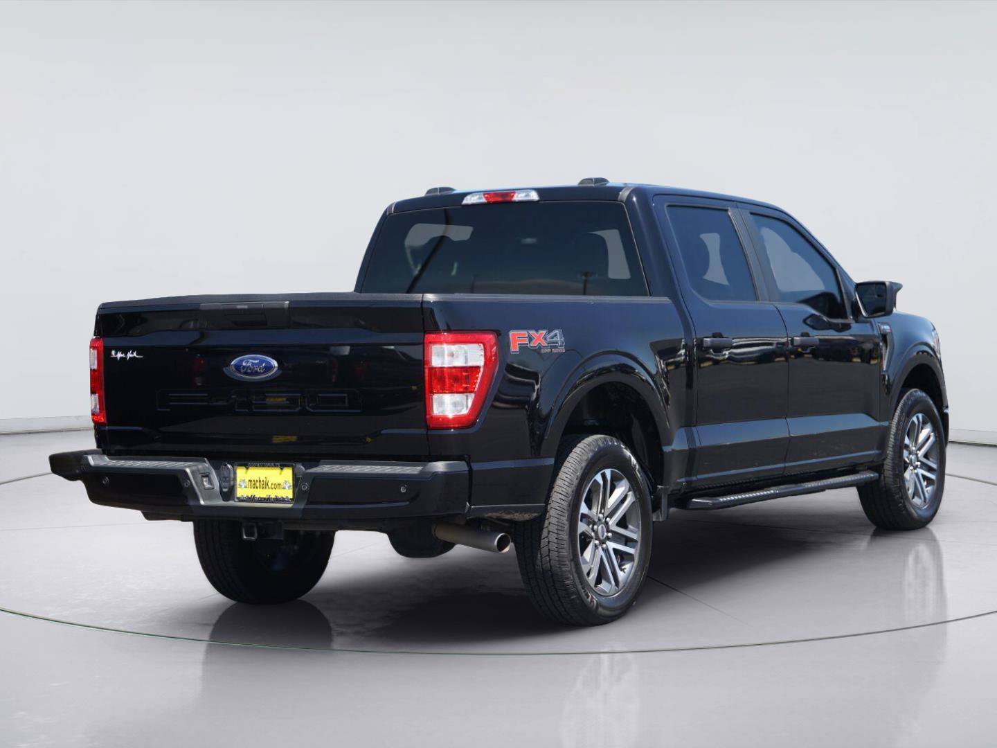 Certified 2021 Ford F150 XL w/ STX Appearance Package AWD/4WD image 6