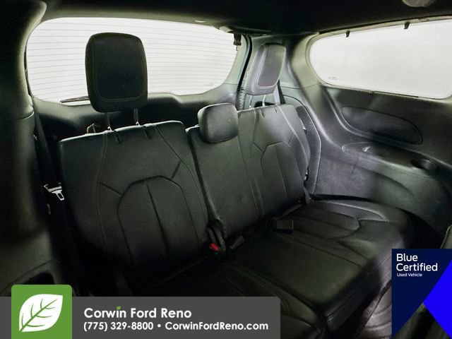 Used 2020 Chrysler Pacifica Touring-L image 30