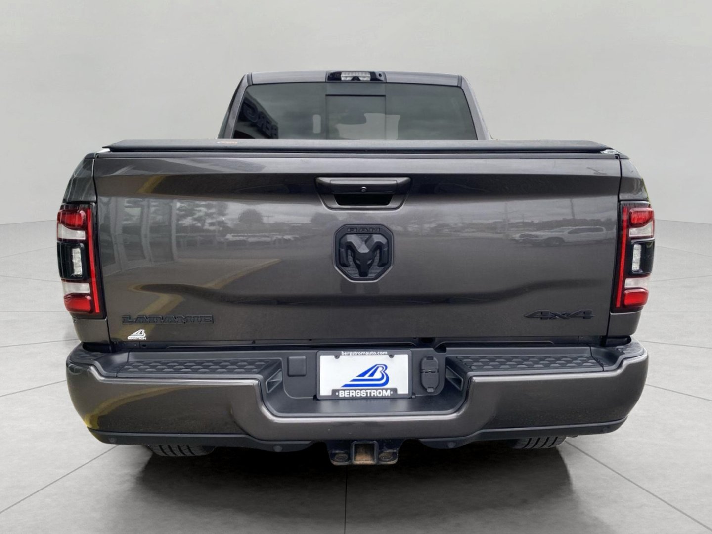 Used 2022 RAM 3500 Laramie AWD/4WD image 9