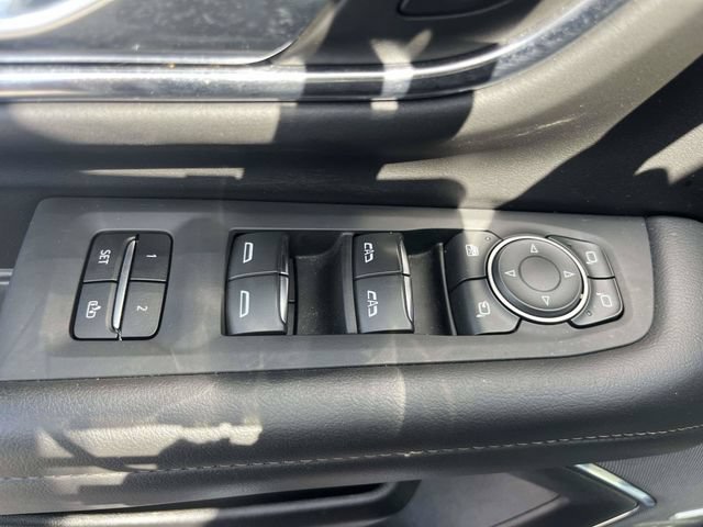Used 2023 Chevrolet Suburban High Country AWD/4WD image 18