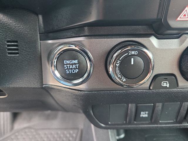 Used 2023 Toyota Tacoma TRD Off-Road w/ Black Out Package (TMS) image 27