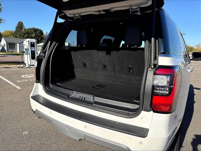 Certified 2019 Ford Expedition Limited w/ Special Edition Package AWD/4WD image 40