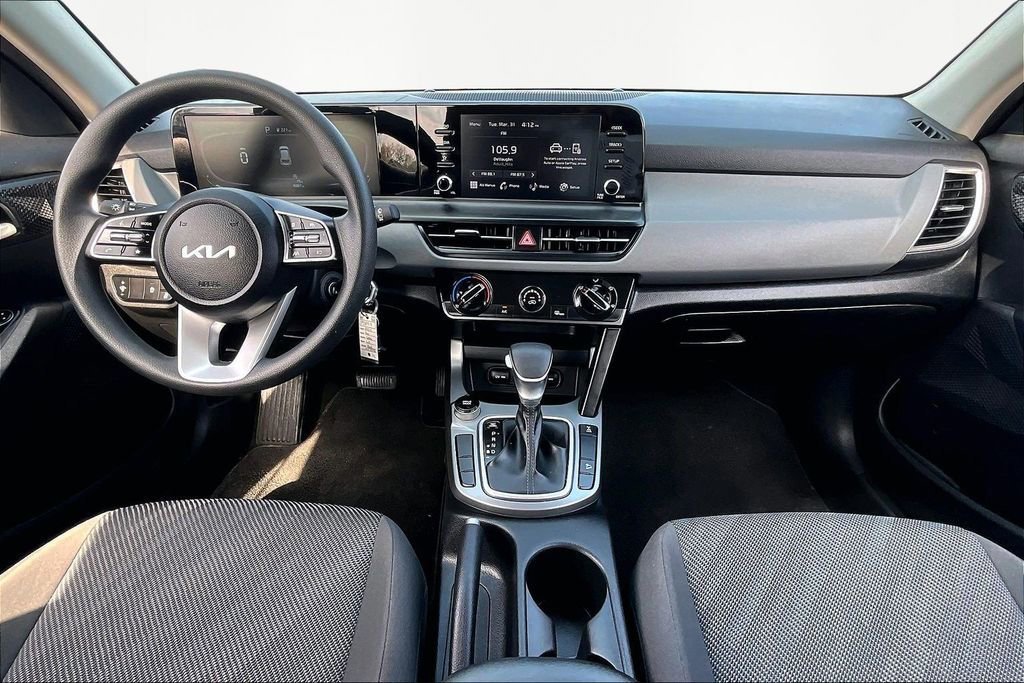 Used 2024 Kia Seltos LX AWD/4WD image 16