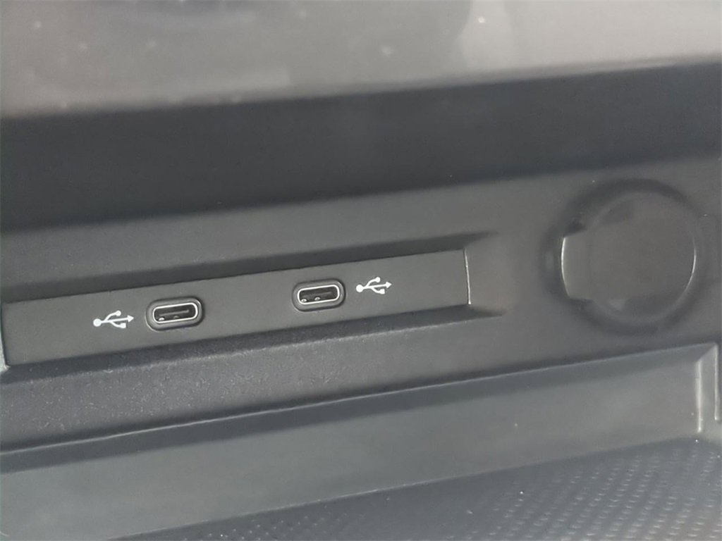 Used 2020 Volkswagen Tiguan S image 18