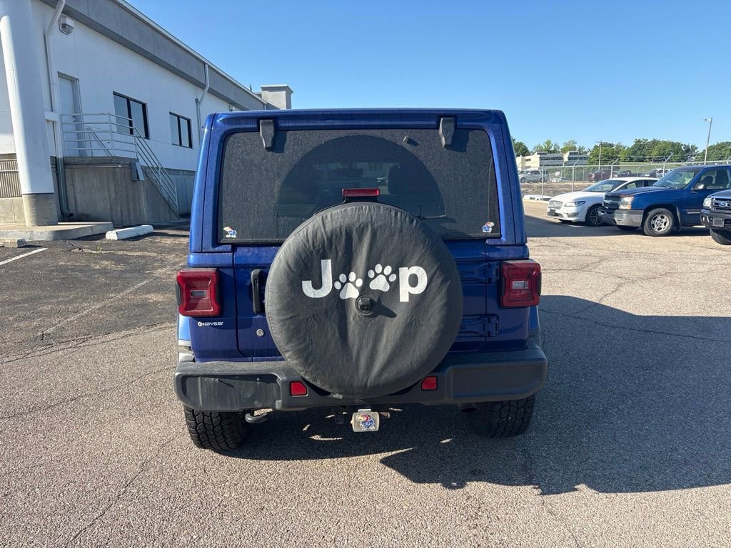 Used 2018 Jeep Wrangler Unlimited Sahara AWD/4WD image 6