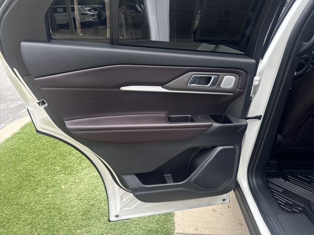 Certified 2026 Ford Explorer Platinum RWD image 17