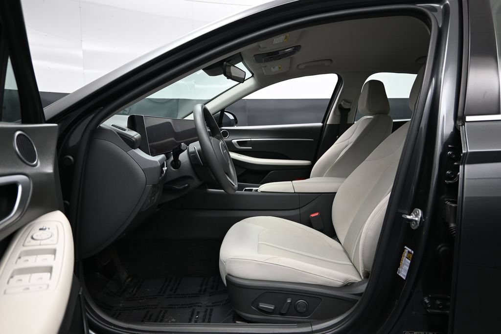 Used 2025 Hyundai Sonata SEL FWD image 18