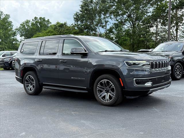 Used 2022 Jeep Wagoneer Series III AWD/4WD image 2