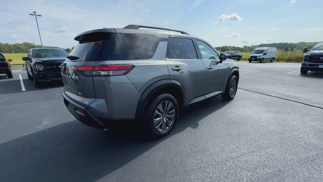 Used 2024 Nissan Pathfinder SV FWD image 8