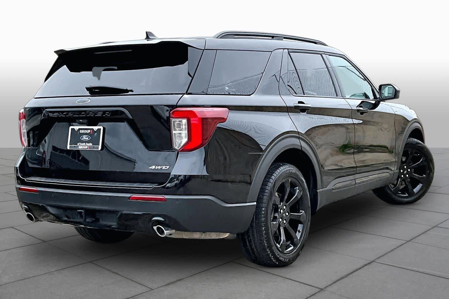 Certified 2024 Ford Explorer ST-Line w/ Class IV Trailer Tow Package AWD/4WD image 13
