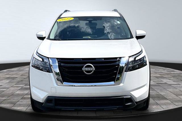 Used 2024 Nissan Pathfinder SV FWD image 3
