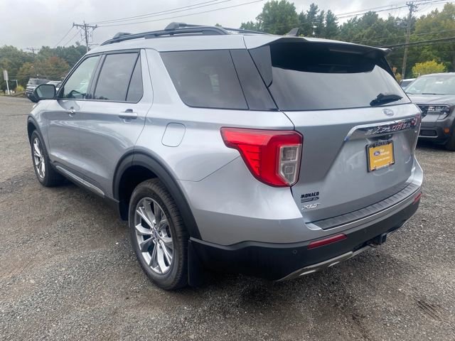 Certified 2022 Ford Explorer XLT w/ Equipment Group 202A image 3