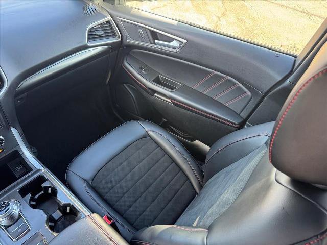 Certified 2024 Ford Edge ST-Line w/ Cargo Accessory Package image 18