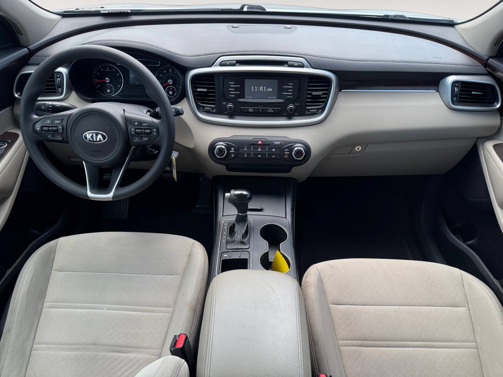 Used 2017 Kia Sorento FWD image 10