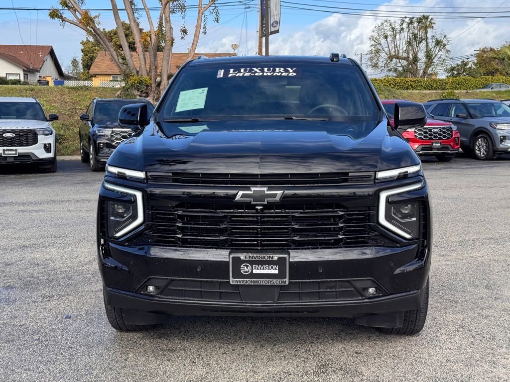 Used 2025 Chevrolet Suburban RST image 6