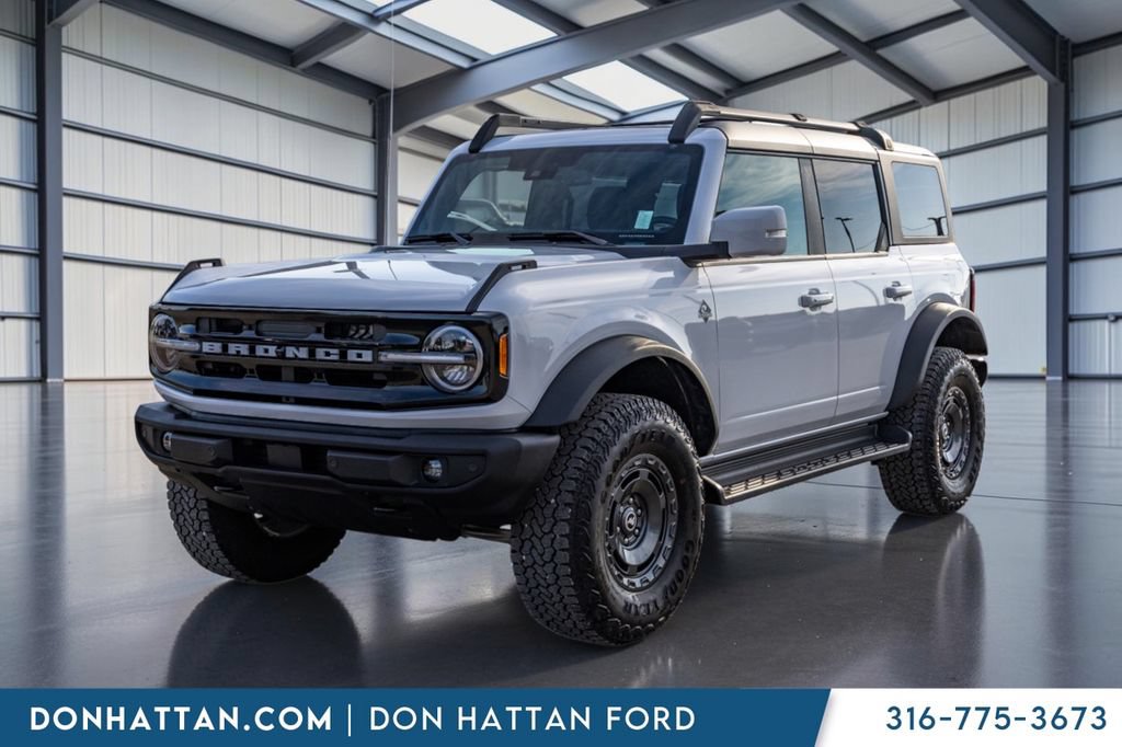 Certified 2025 Ford Bronco Outer Banks w/ Sasquatch Package AWD/4WD image 22