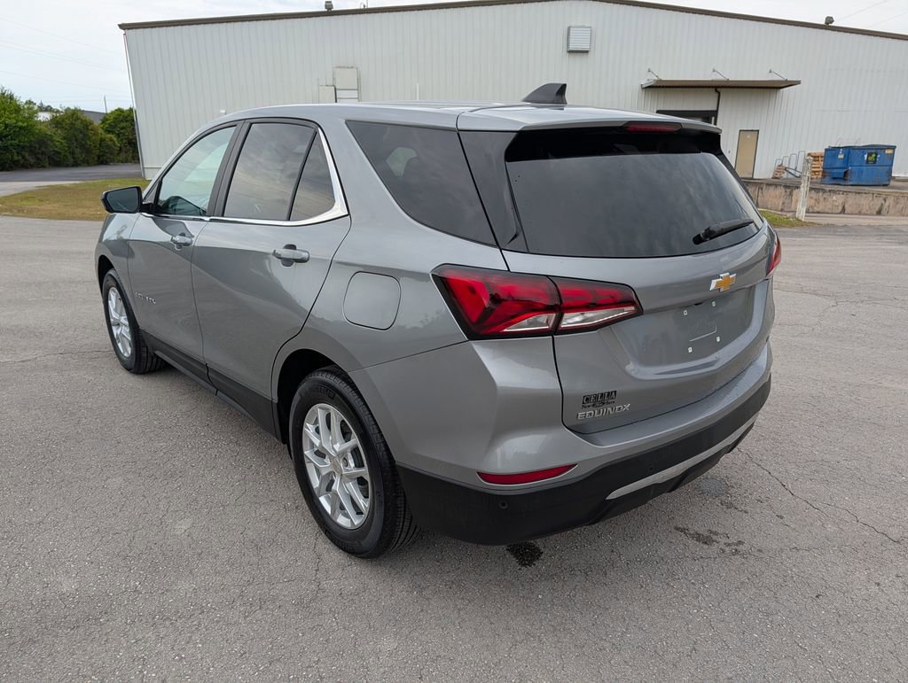 Used 2024 Chevrolet Equinox LT w/ LPO, Floor Liner Package FWD image 4