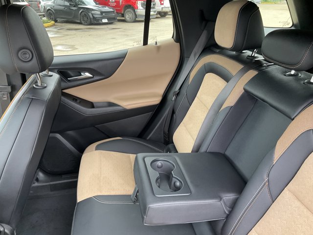 Used 2025 Chevrolet Equinox ACTIV w/ Safety and Technology Package FWD image 11