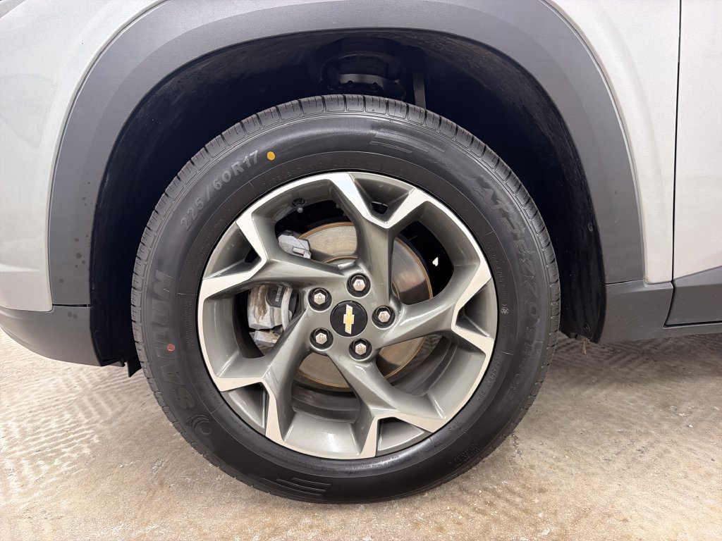 Used 2024 Chevrolet Trax LT w/ Driver Confidence Package FWD image 13