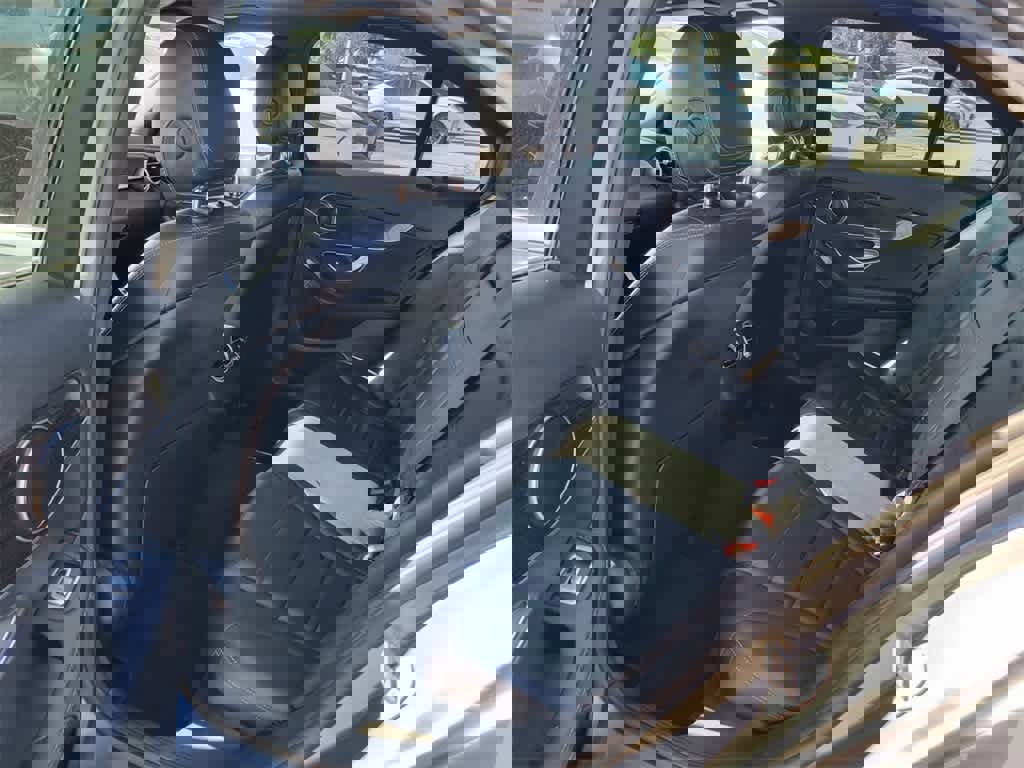 Used 2018 Mercedes-Benz C 300 Sedan image 11