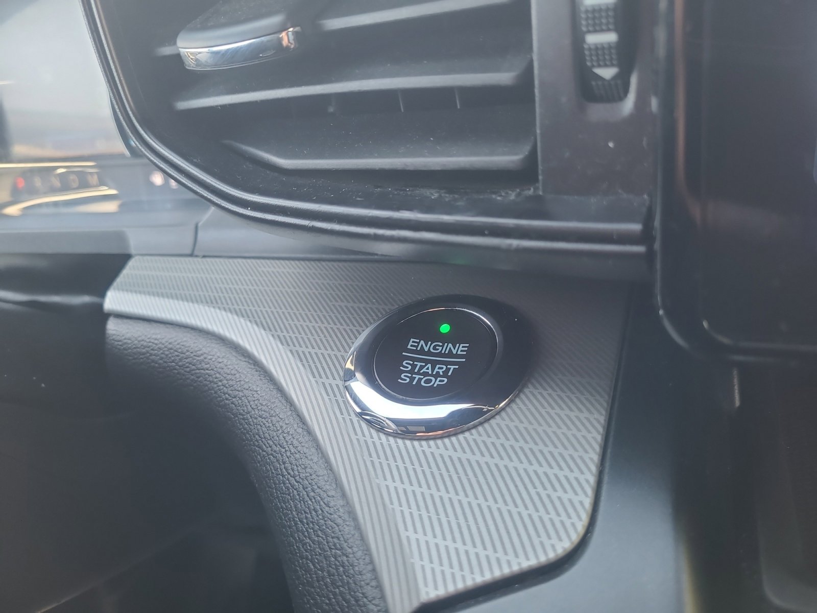 Certified 2020 Ford Explorer XLT AWD/4WD image 29