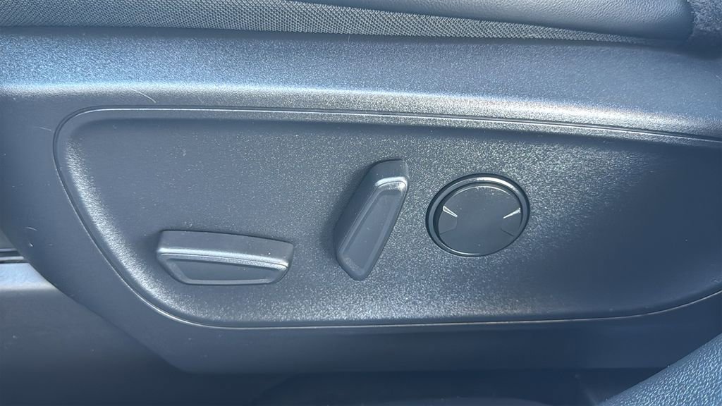 Certified 2025 Ford Escape Platinum image 20