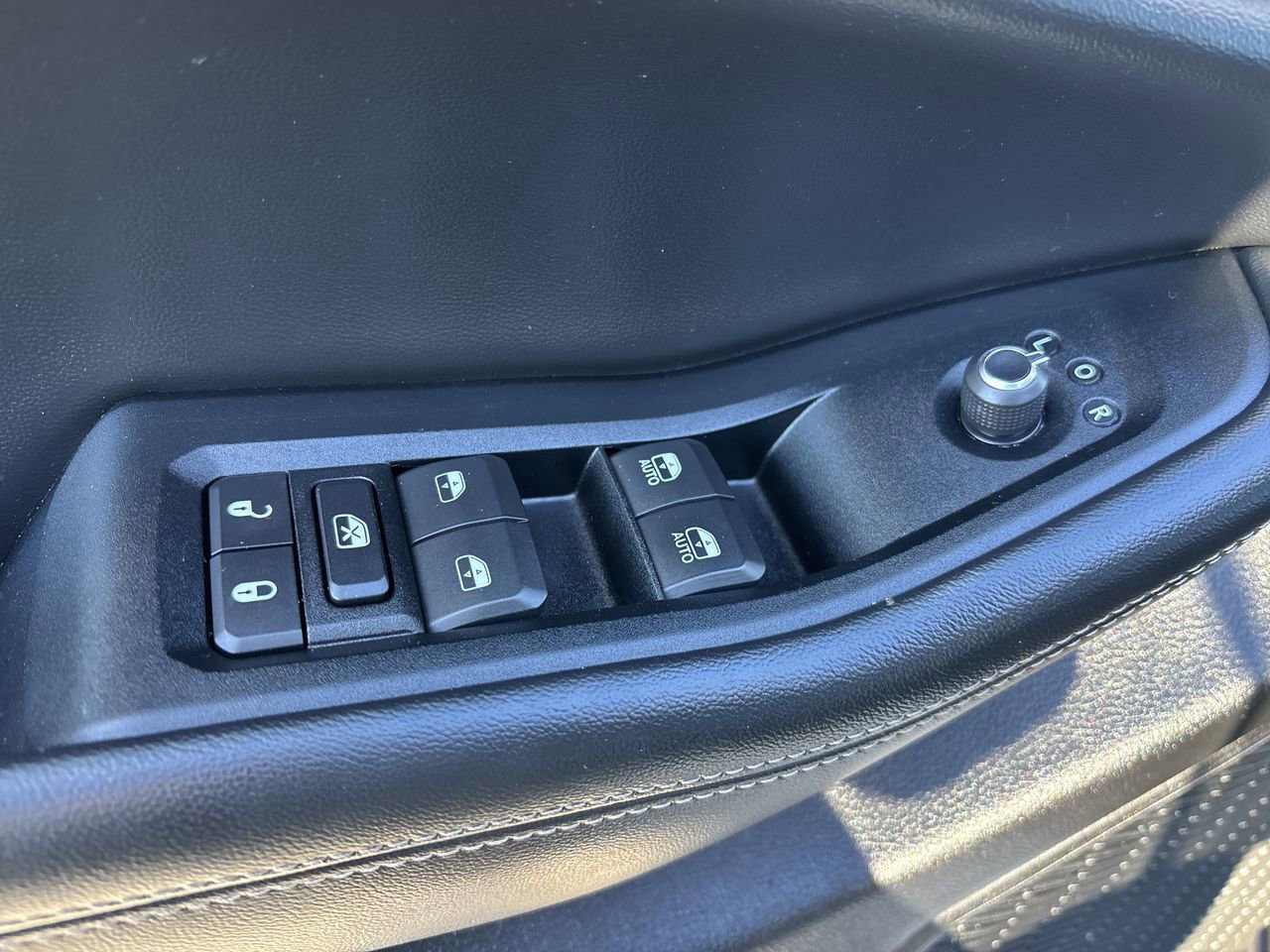 Used 2024 Jeep Grand Cherokee Limited image 23