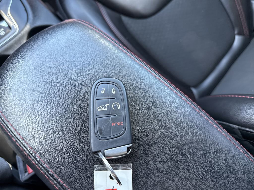 Used 2019 Jeep Cherokee Trailhawk w/ Comfort & Convenience Group image 25