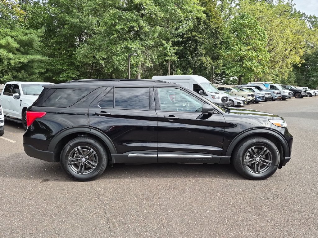 Certified 2021 Ford Explorer XLT w/ Equipment Group 202A AWD/4WD image 14