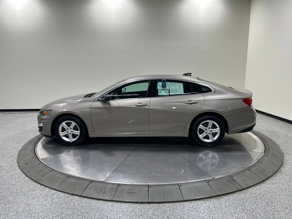 Used 2022 Chevrolet Malibu LS w/ LPO, Convenience Package 2 FWD image 9