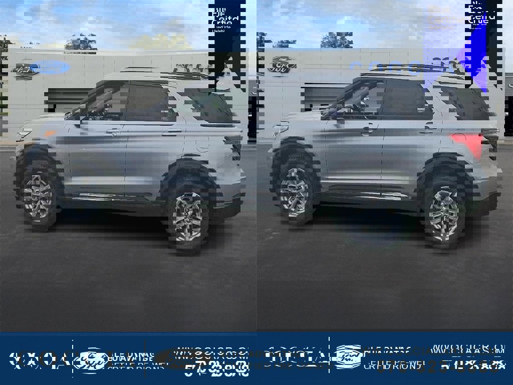 Certified 2022 Ford Explorer XLT image 2