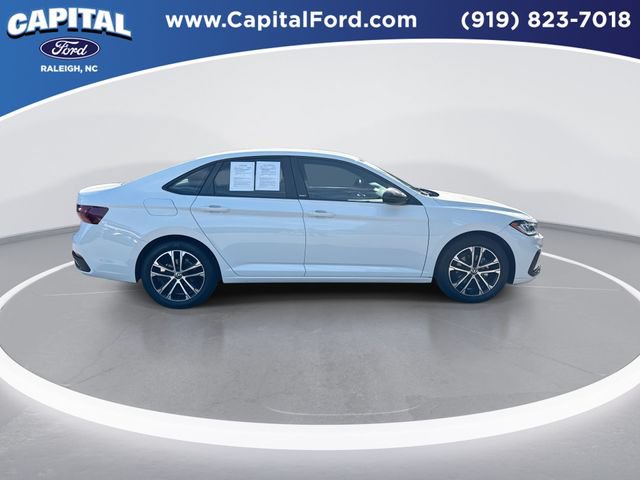 Used 2025 Volkswagen Jetta Sport FWD image 9