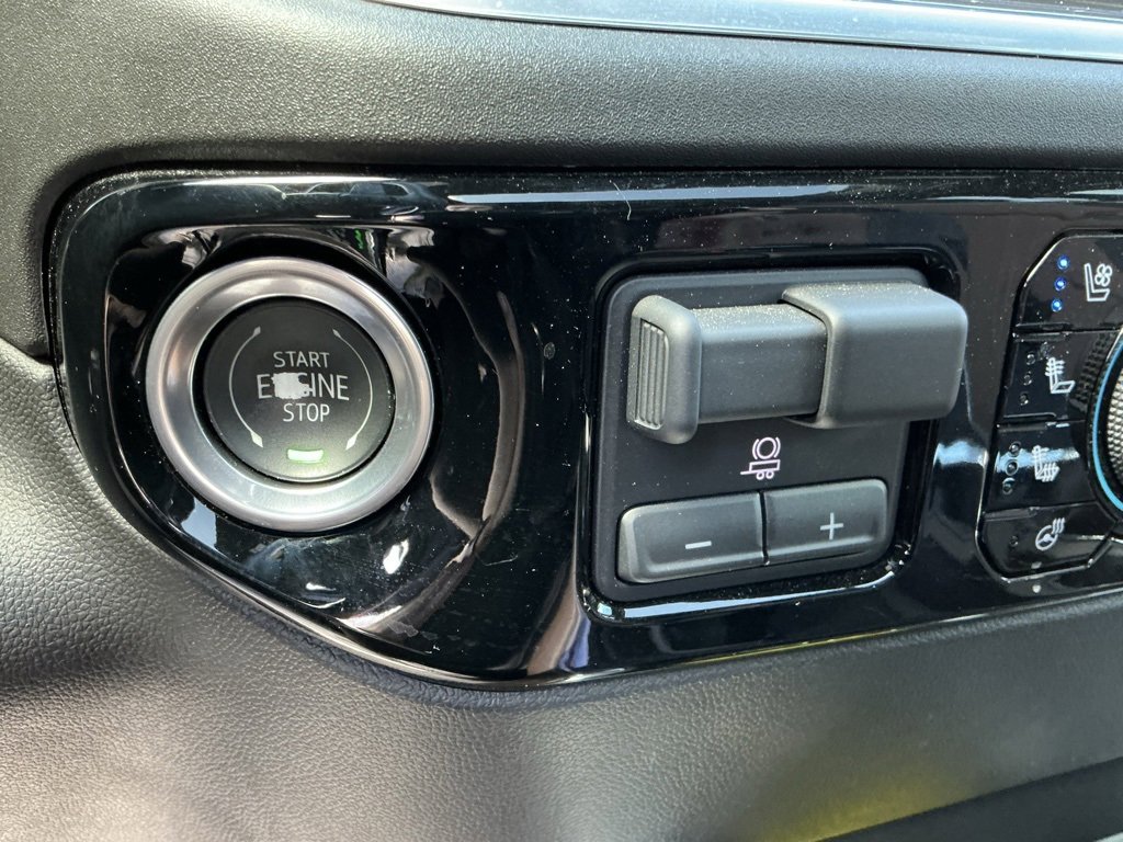 Used 2024 Chevrolet Silverado 1500 High Country image 48