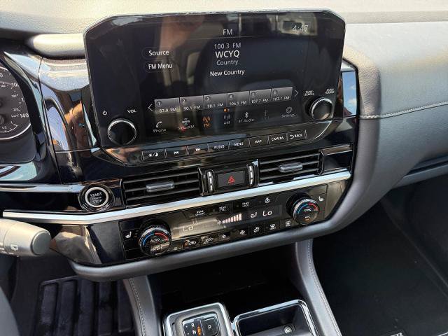 Used 2023 Nissan Pathfinder SL w/ SL Premium Package AWD/4WD image 17