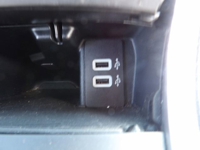 Certified 2018 Ford Edge Titanium w/ Equipment Group 301A FWD image 22