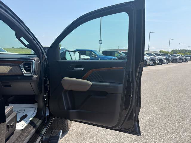 Used 2024 GMC Canyon Denali AWD/4WD image 19