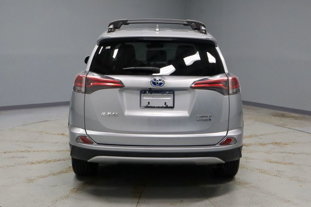 Used 2018 Toyota RAV4 Limited AWD/4WD image 4