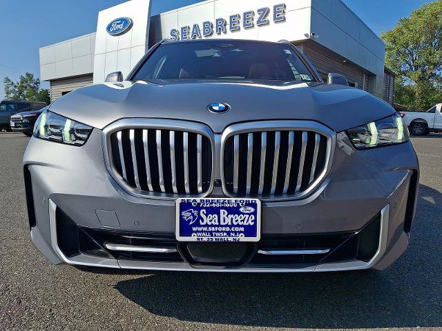 Used 2024 BMW X5 xDrive40i w/ Premium Package AWD/4WD image 2