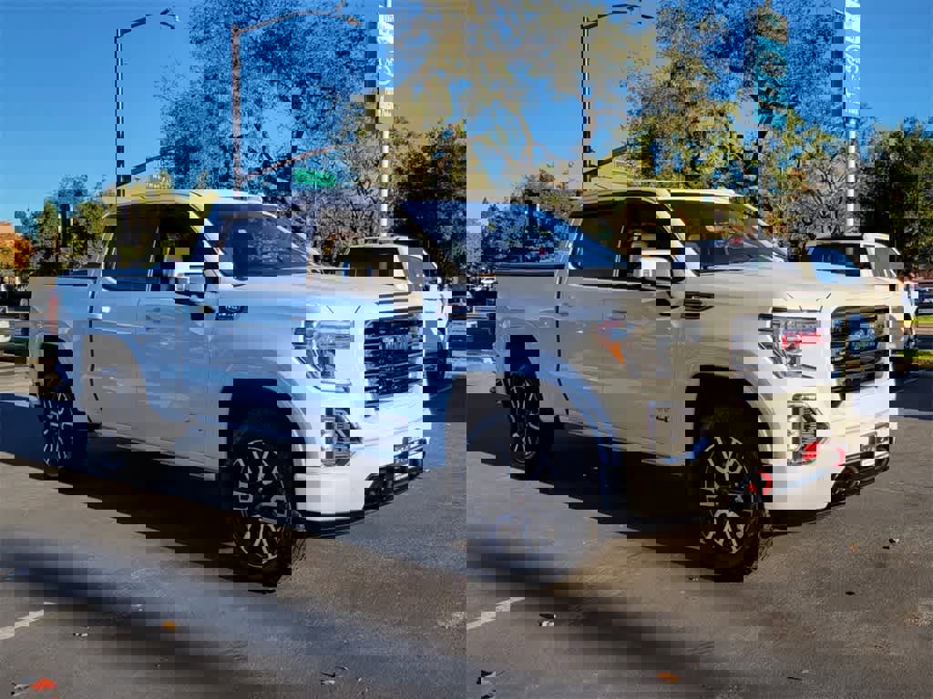 Used 2020 GMC Sierra 1500 AT4 w/ Technology Package image 8