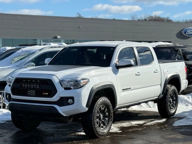 Used 2019 Toyota Tacoma TRD Off-Road w/ Technology Package image 33