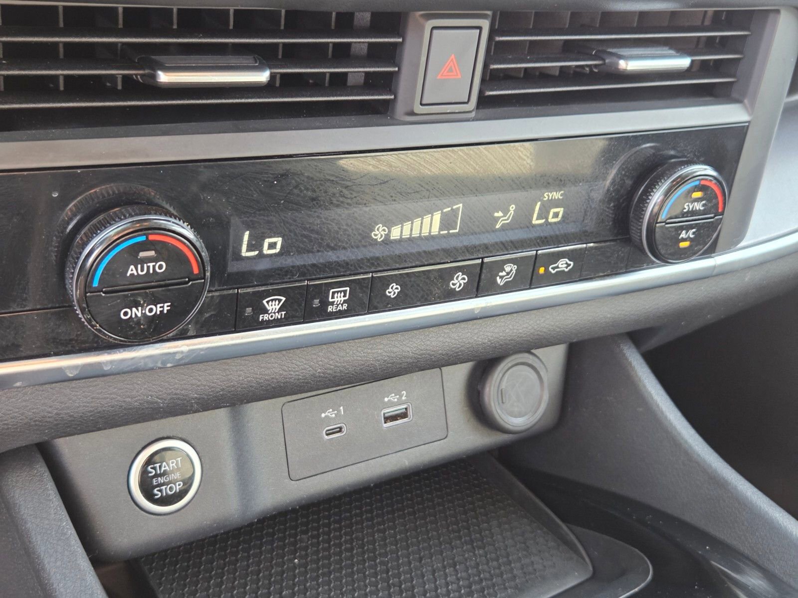 Used 2023 Nissan Rogue SV image 22