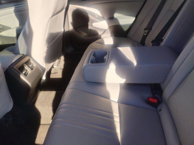 Used 2018 Honda Accord Touring image 15