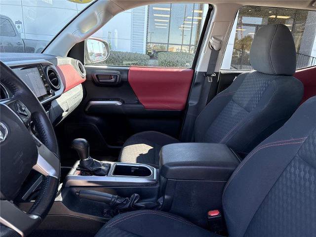 Used 2022 Toyota Tacoma SR5 image 9