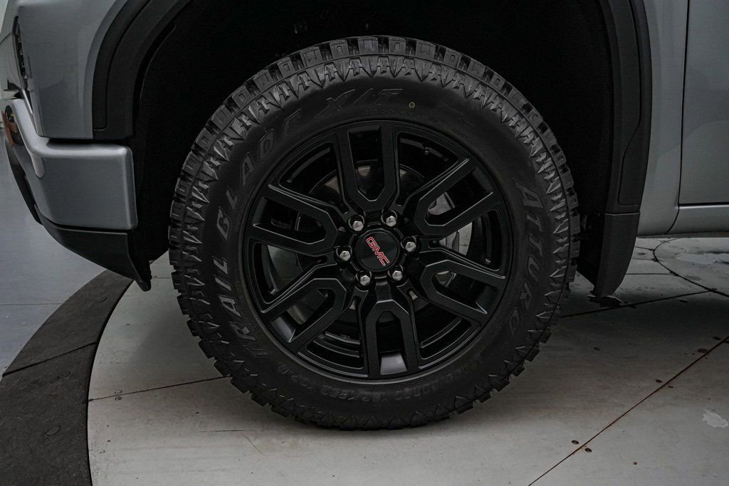 Used 2025 GMC Sierra 1500 Elevation image 11