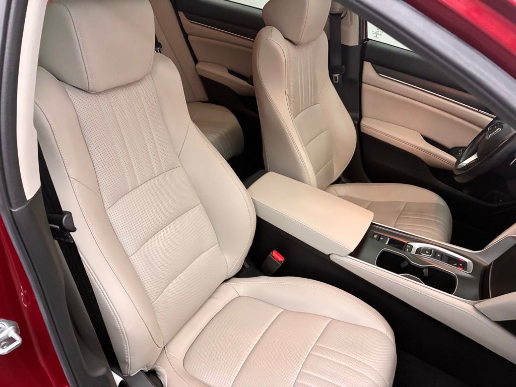 Used 2021 Honda Accord Touring image 29