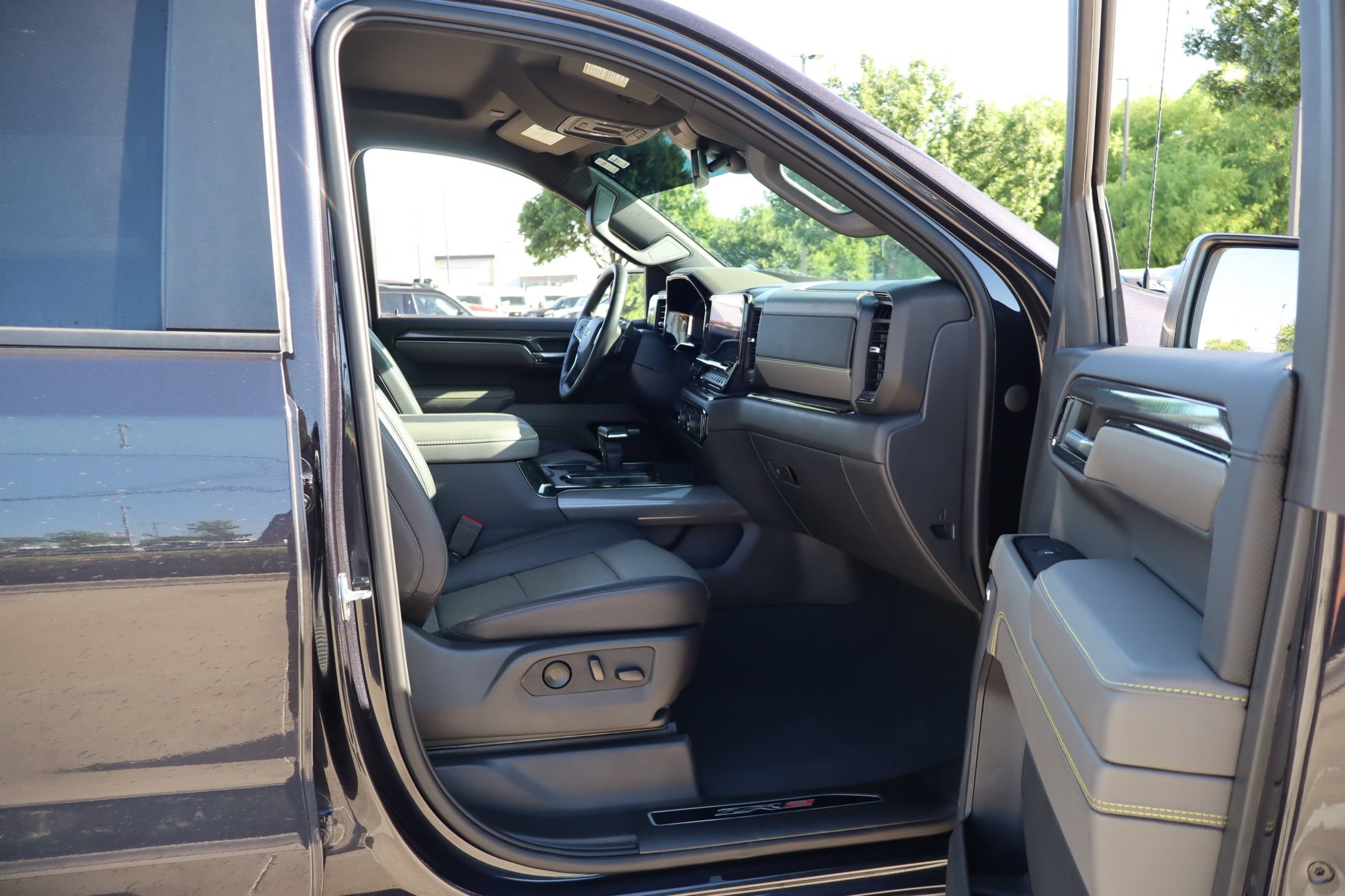 Used 2023 Chevrolet Silverado 1500 ZR2 AWD/4WD image 30