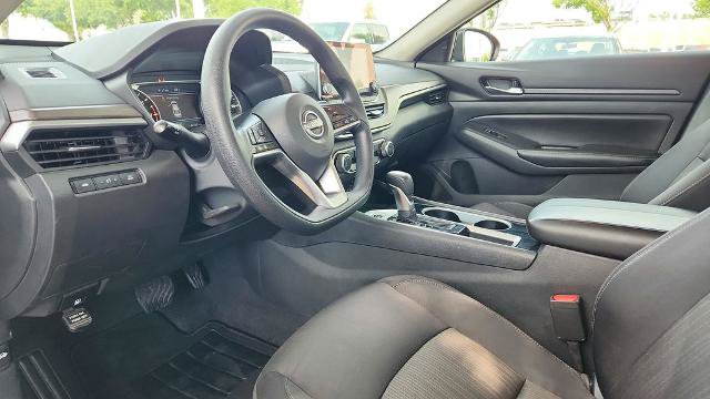 Used 2024 Nissan Altima 2.5 SV FWD image 9