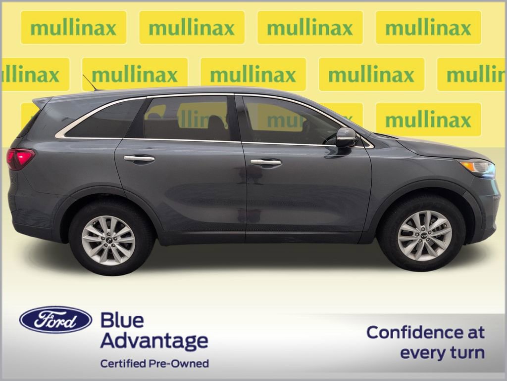 Used 2020 Kia Sorento LX FWD image 2