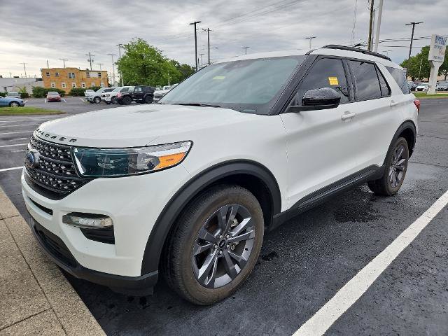 Certified 2022 Ford Explorer XLT w/ Equipment Group 202A AWD/4WD image 4